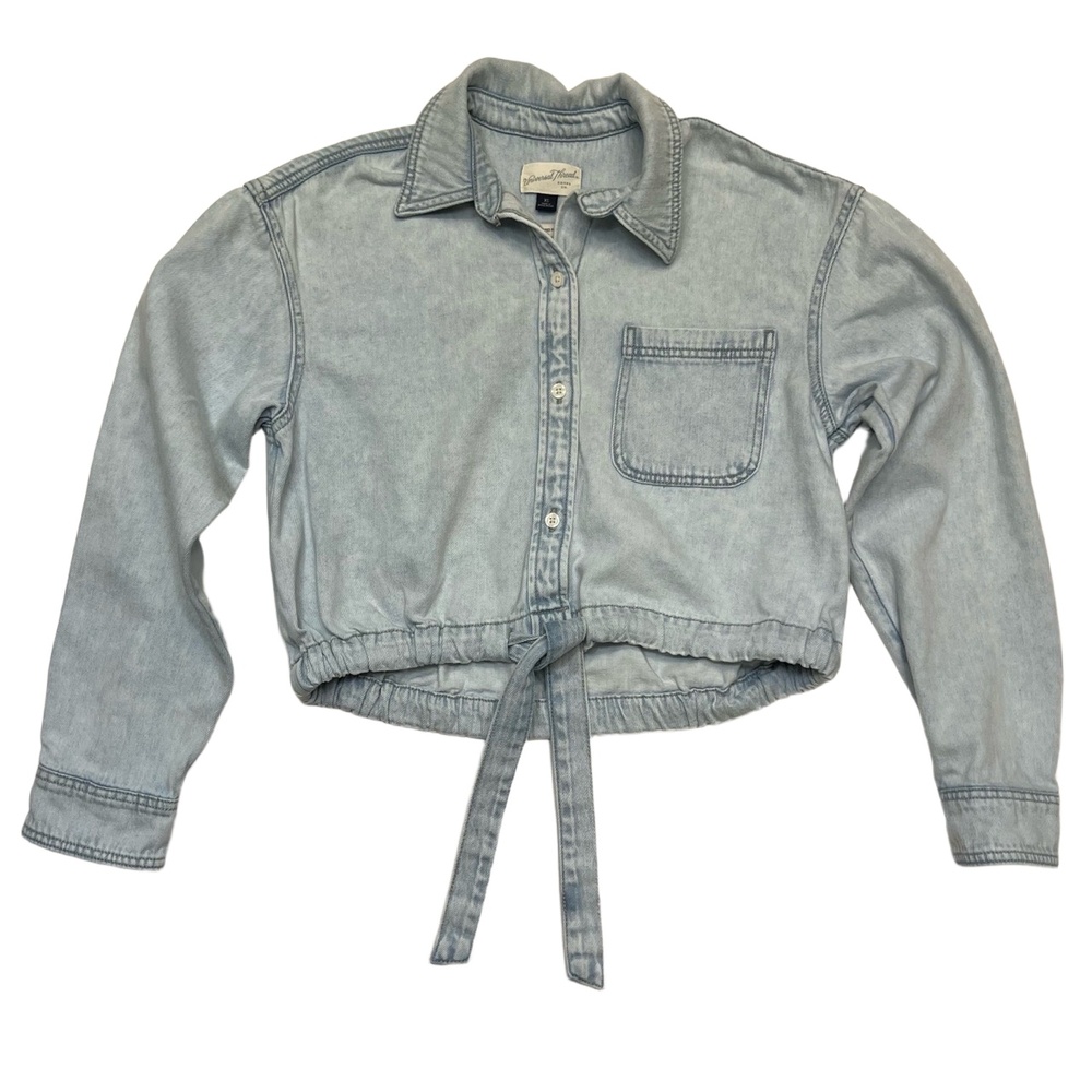 Universal Thread Light Blue Denim Long Sleeve Cropped Button Up Shirt Size‎ XS